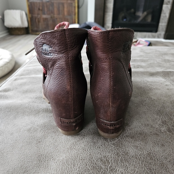 Sorel Sandy Wedge Boots - Picture 7 of 9